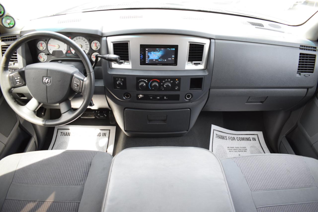 Dodge Ram 2500 SXT Mega Cab 4WD 2009