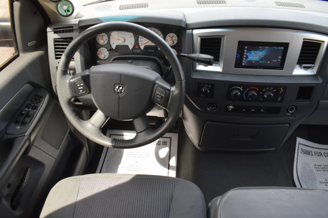 Dodge Ram 2500 SXT Mega Cab 4WD 2009