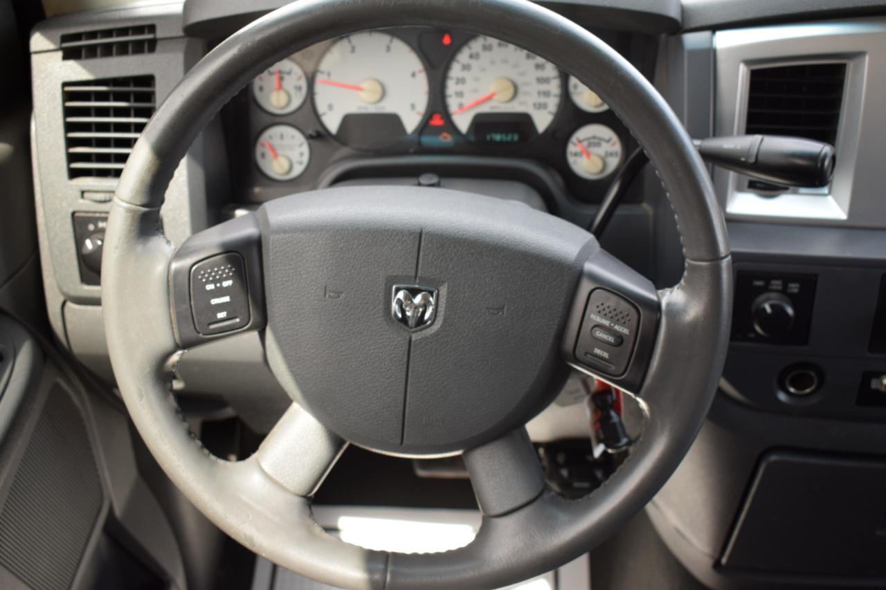 Dodge Ram 2500 SXT Mega Cab 4WD 2009