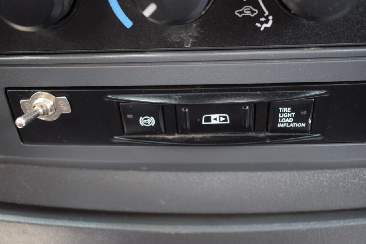 Dodge Ram 2500 SXT Mega Cab 4WD 2009
