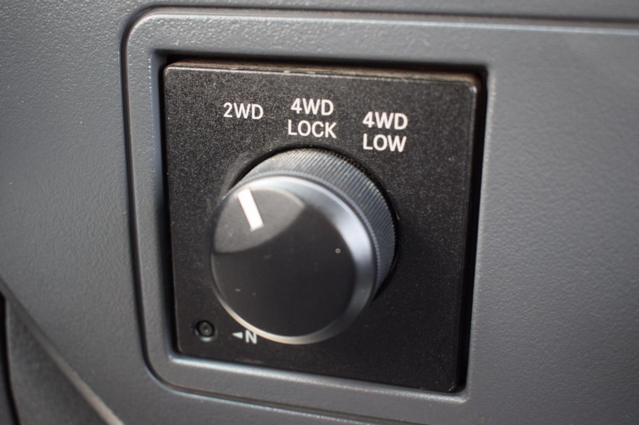 Dodge Ram 2500 SXT Mega Cab 4WD 2009