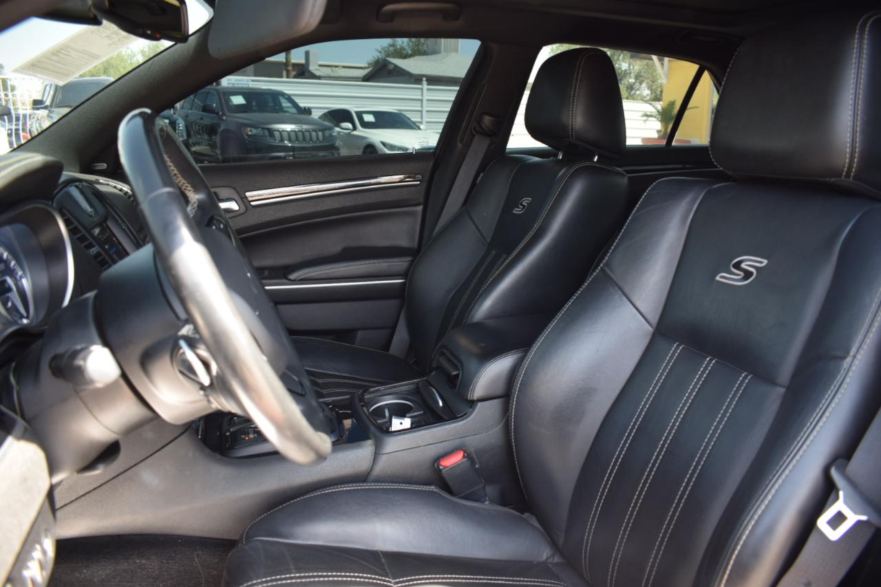 Chrysler 300 S V6 RWD 2021