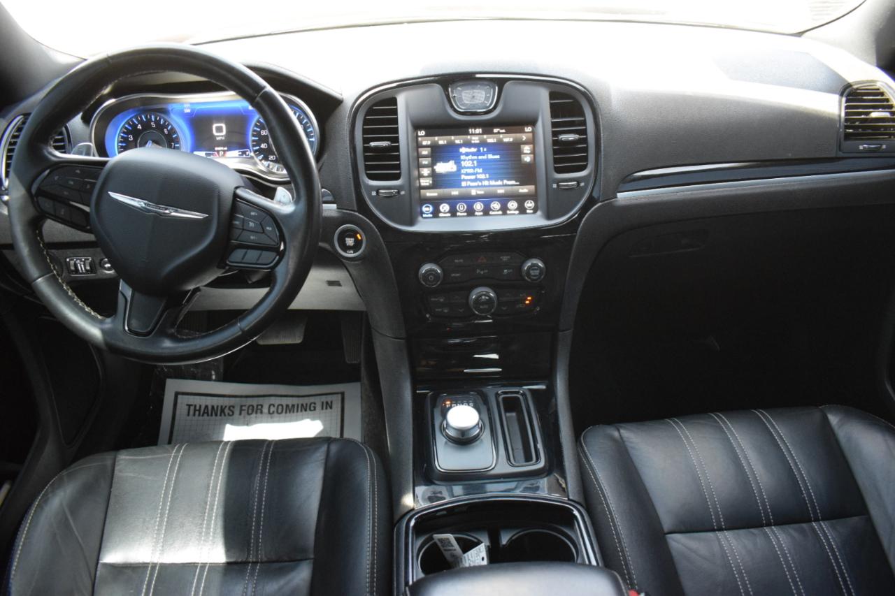 Chrysler 300 S V6 RWD 2021