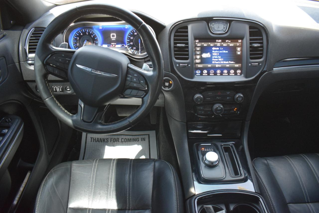 Chrysler 300 S V6 RWD 2021