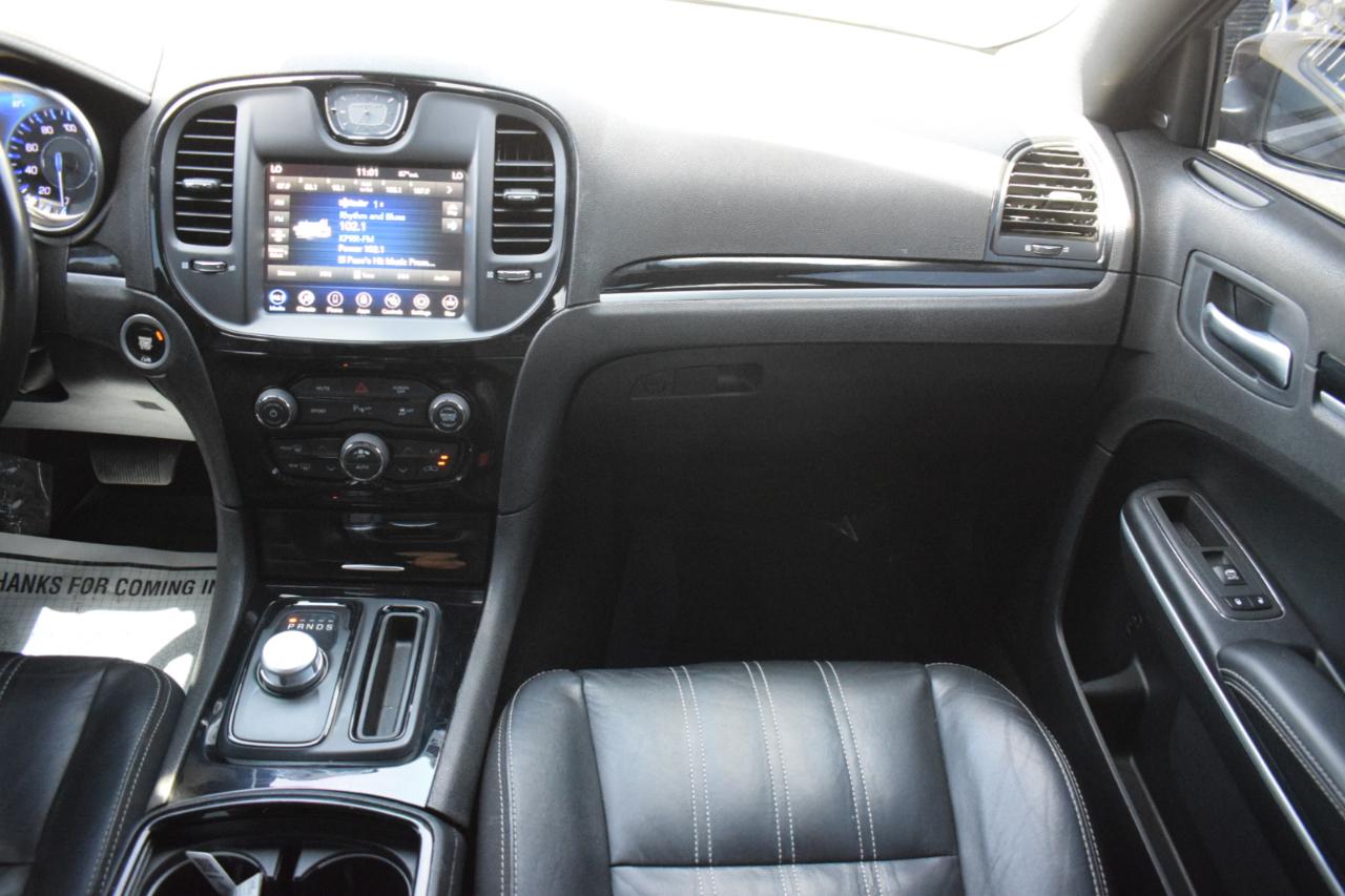 Chrysler 300 S V6 RWD 2021