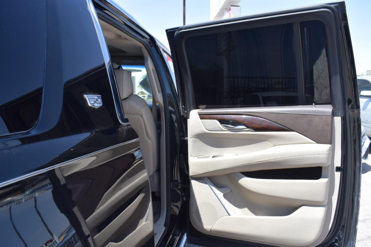 Cadillac Escalade ESV Premium 4WD 2016