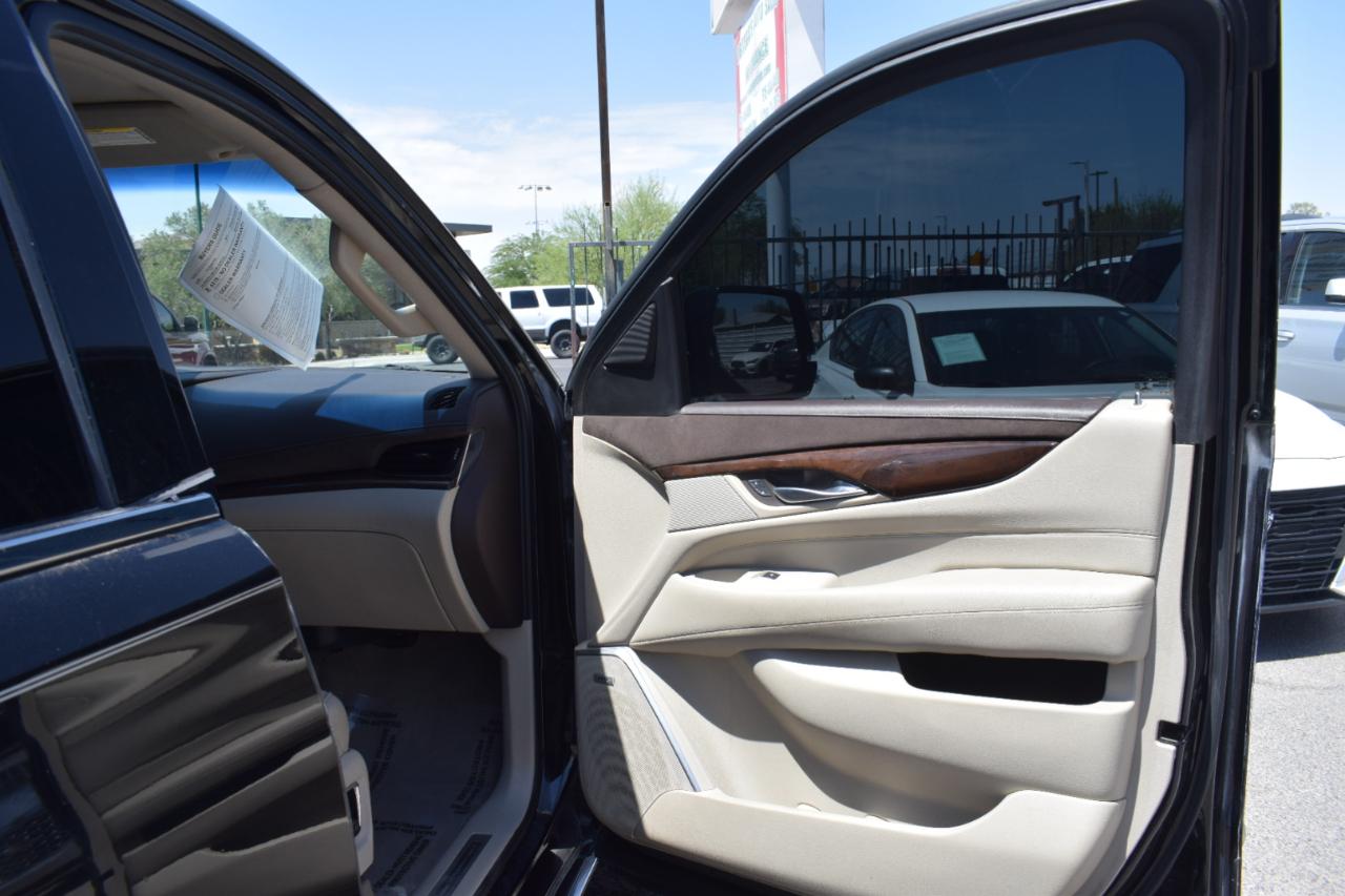 Cadillac Escalade ESV Premium 4WD 2016