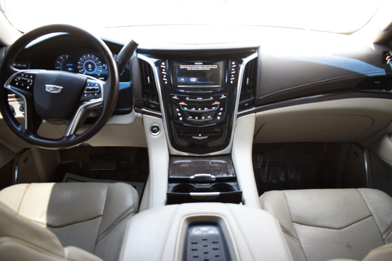 Cadillac Escalade ESV Premium 4WD 2016