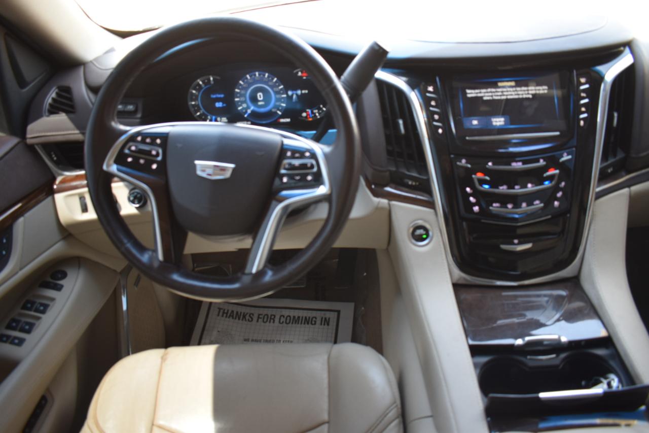 Cadillac Escalade ESV Premium 4WD 2016