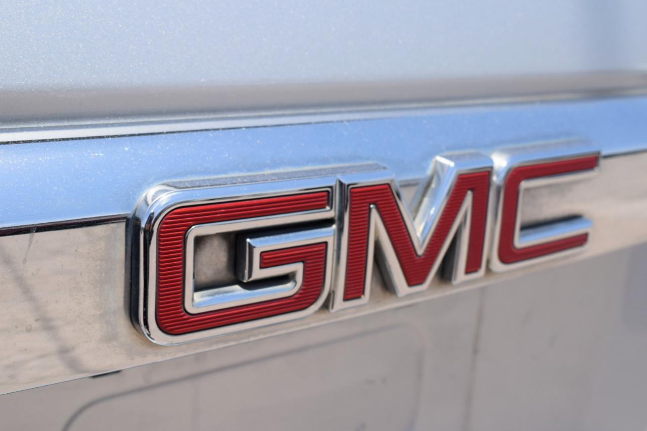 GMC Yukon Denali 2WD 2018
