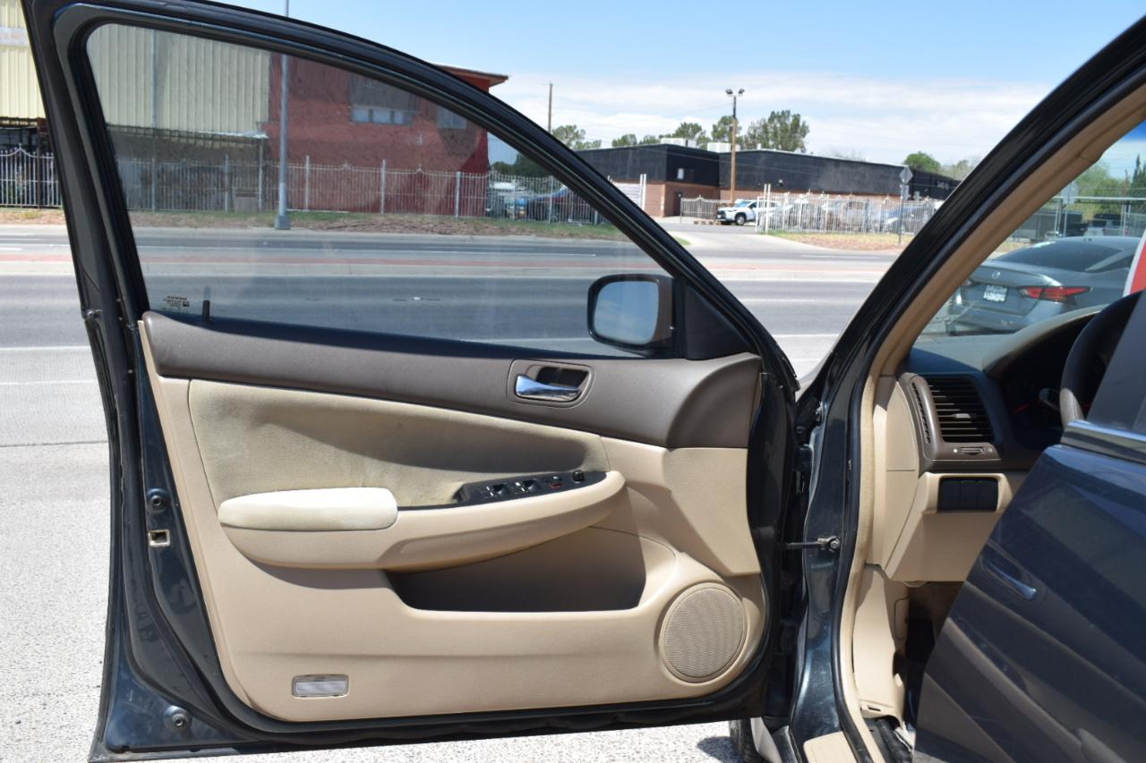 Honda Accord LX sedan AT 2004