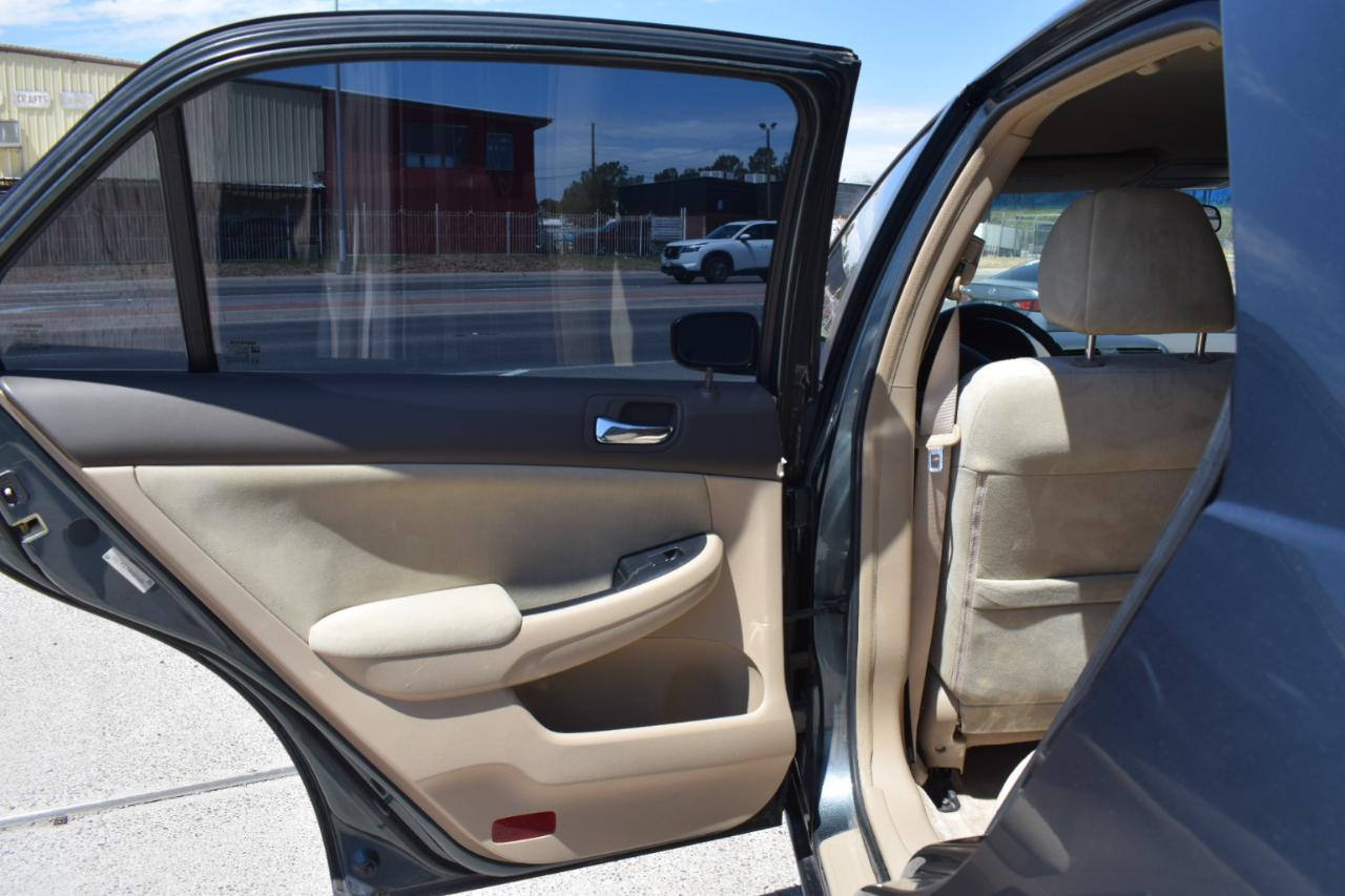 Honda Accord LX sedan AT 2004