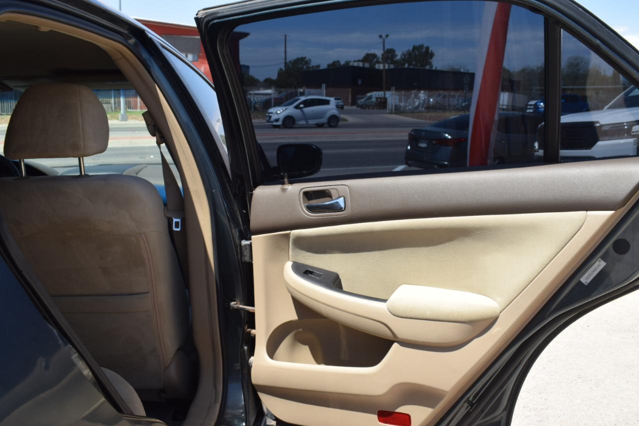 Honda Accord LX sedan AT 2004