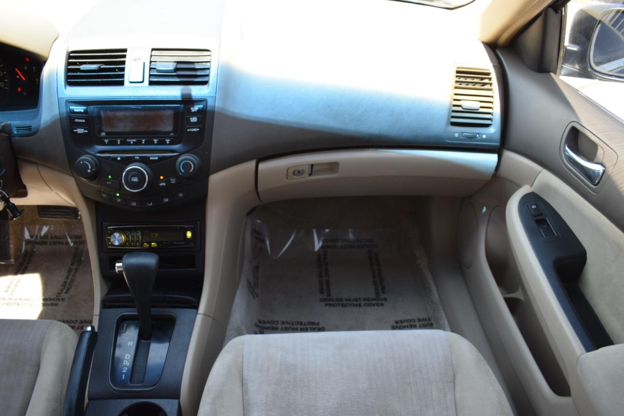 Honda Accord LX sedan AT 2004