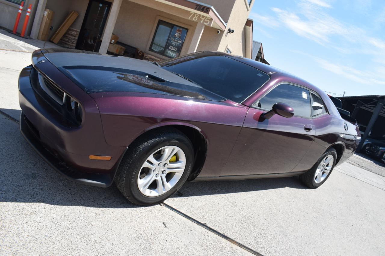 Dodge Challenger SE 2010