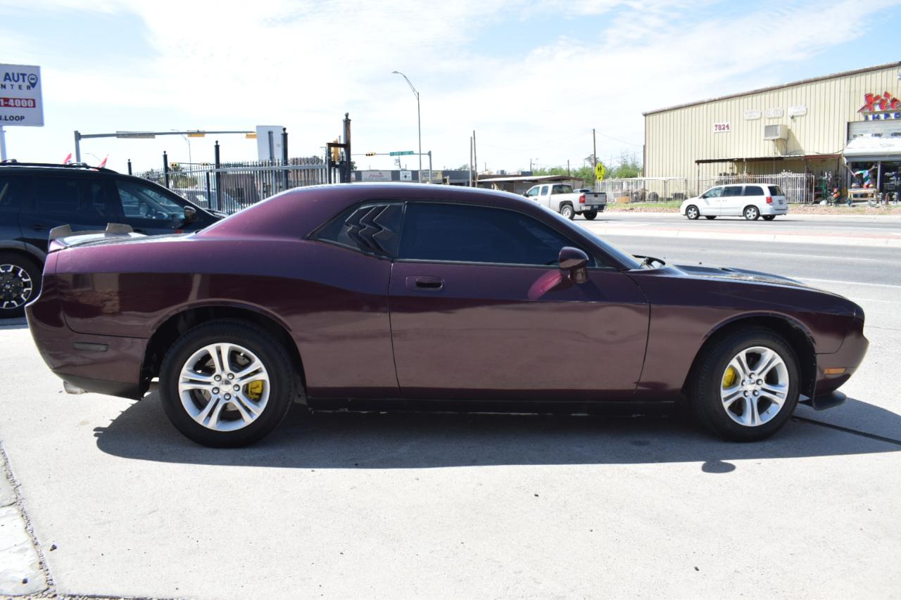 Dodge Challenger SE 2010