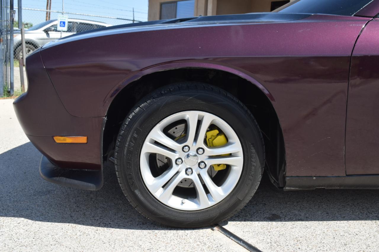 Dodge Challenger SE 2010