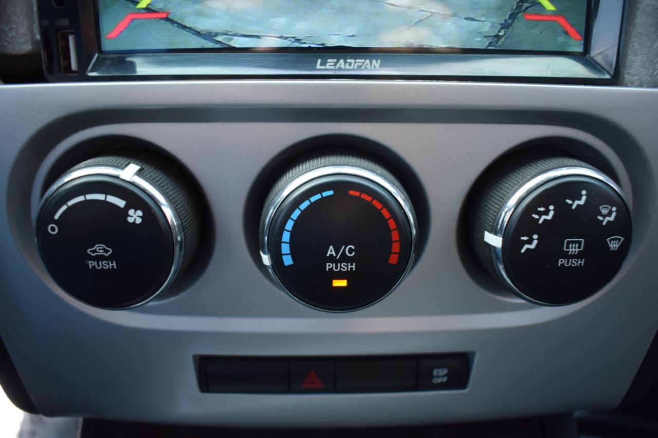 Dodge Challenger SE 2010