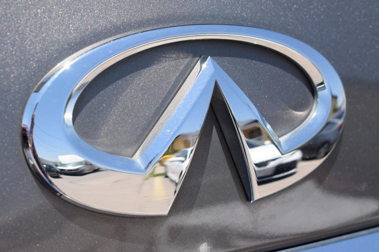 Infiniti QX80 LUXE 2019