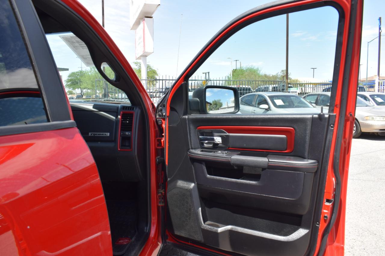 RAM 1500 Rebel Crew Cab SWB 4WD 2016