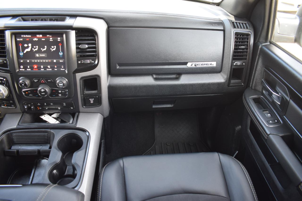 RAM 1500 Rebel Crew Cab SWB 4WD 2018