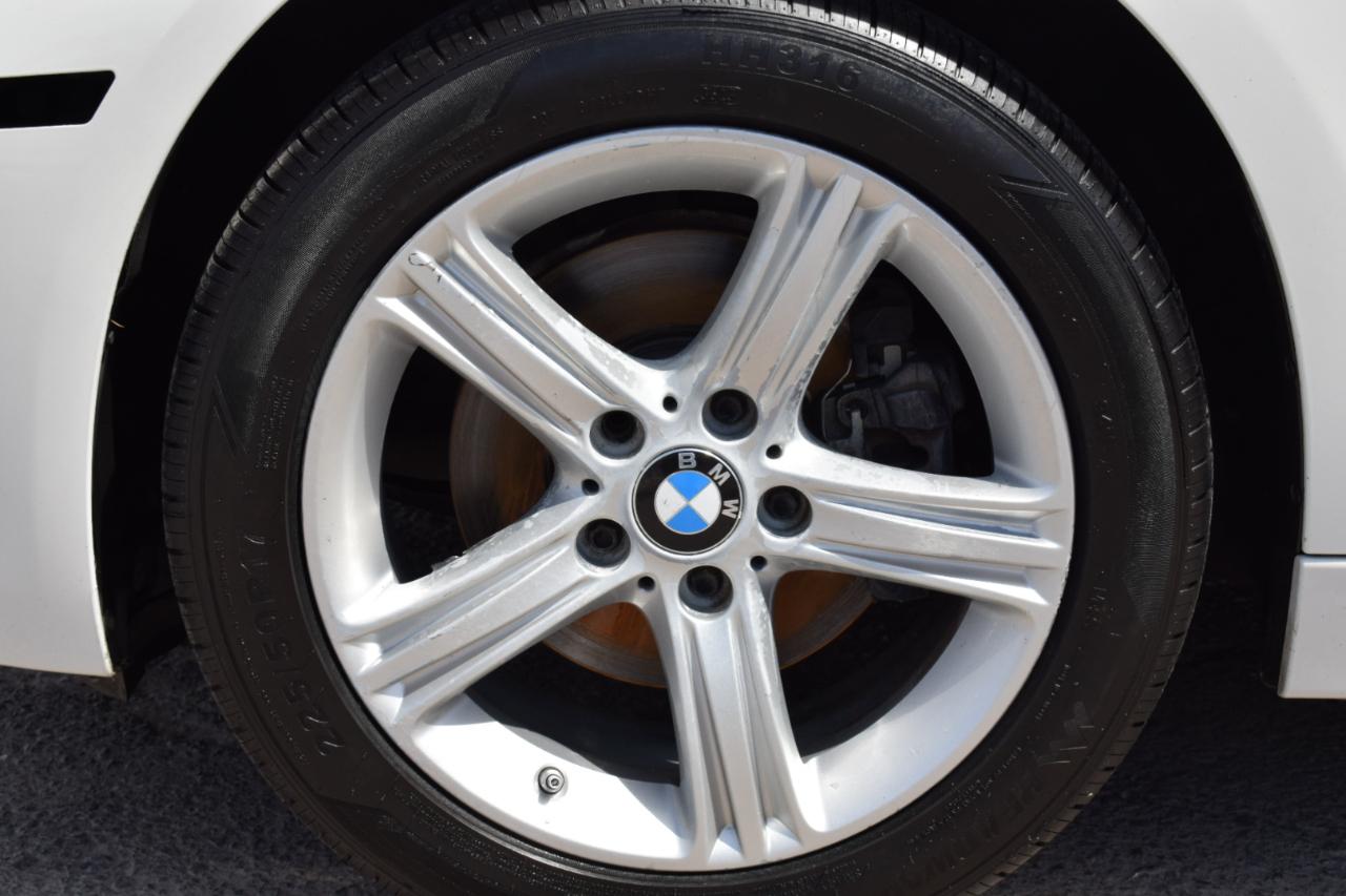 BMW 3-Series 320i Sedan 2015