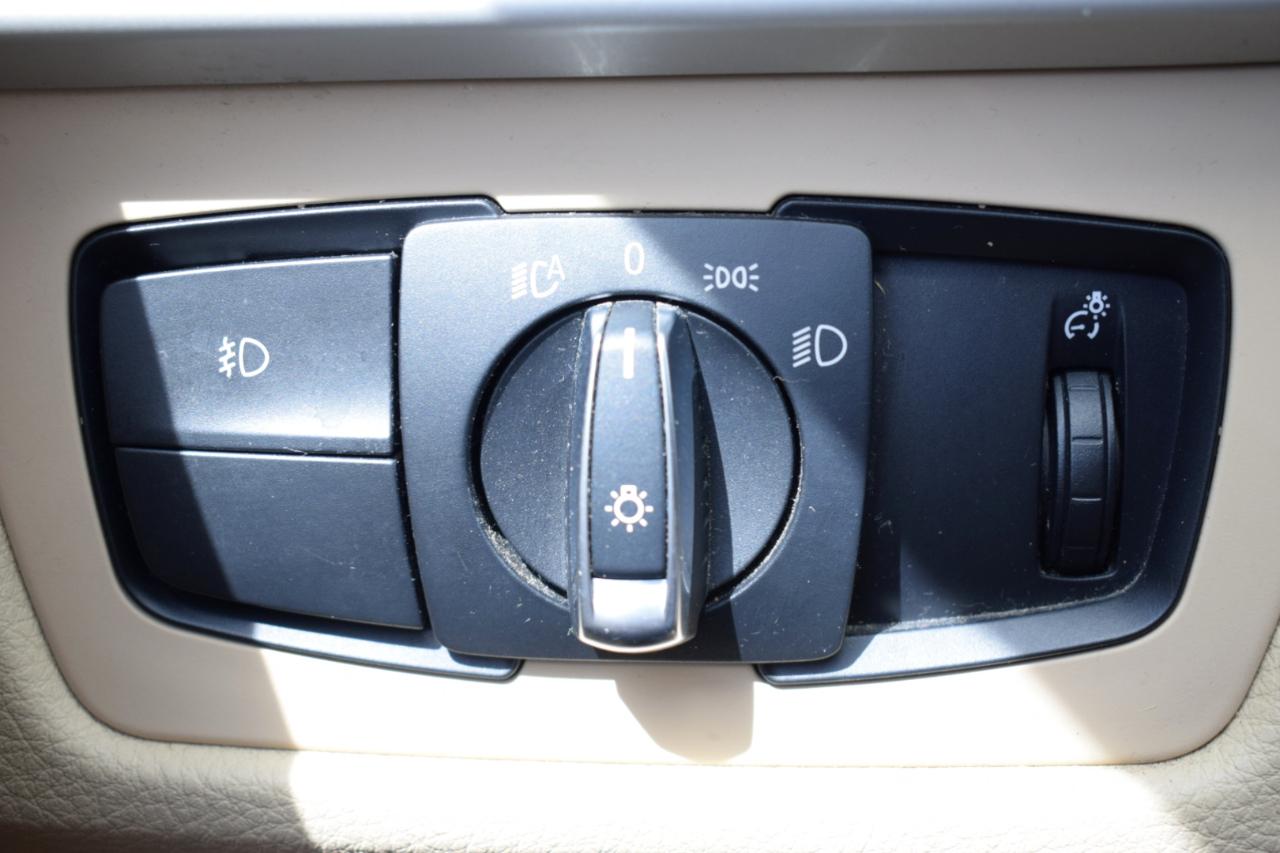 BMW 3-Series 320i Sedan 2015