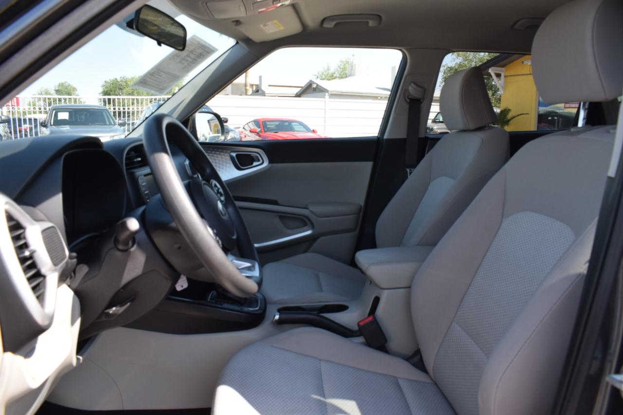 Kia Soul LX CVT 2021