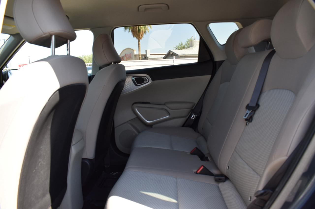 Kia Soul LX CVT 2021