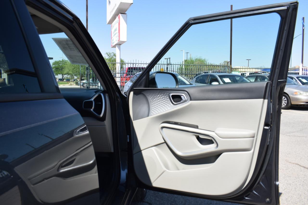 Kia Soul LX CVT 2021