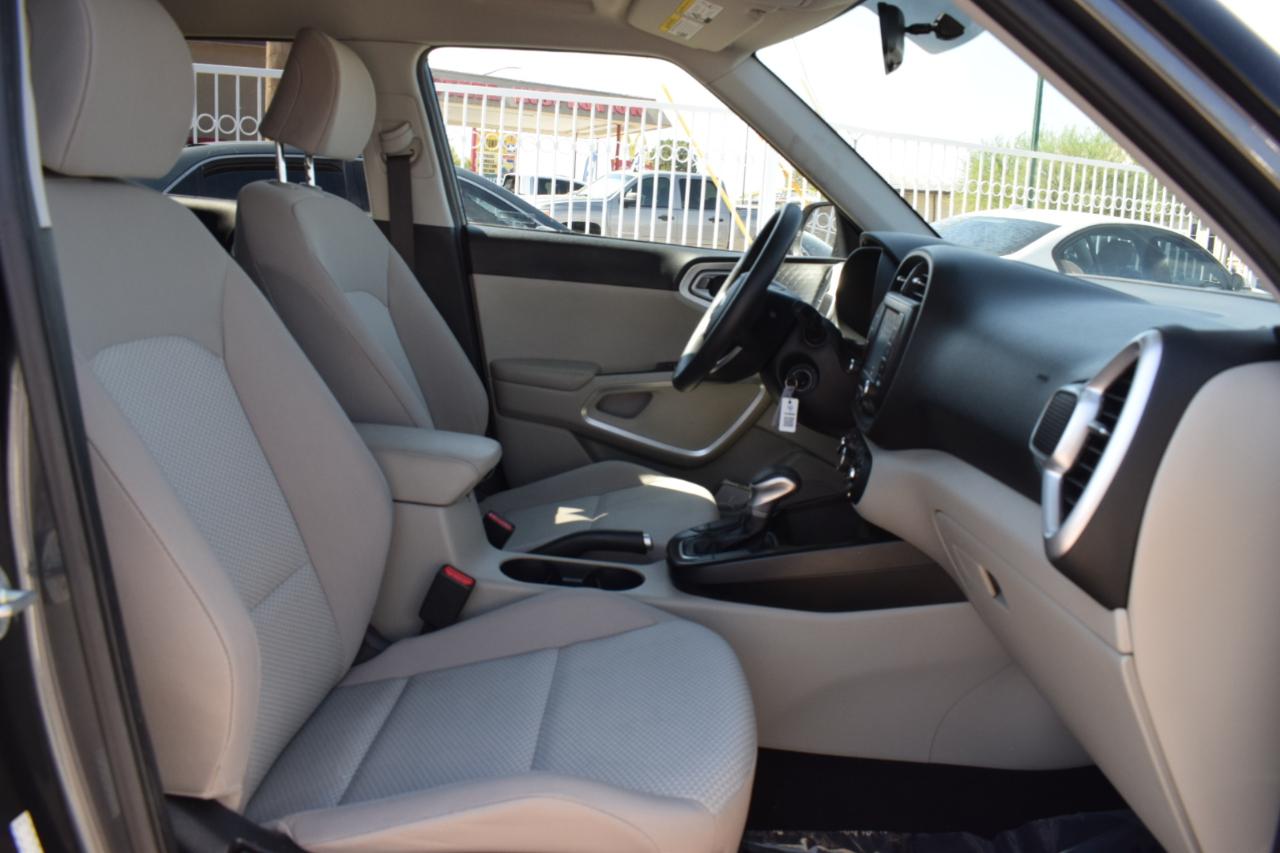 Kia Soul LX CVT 2021