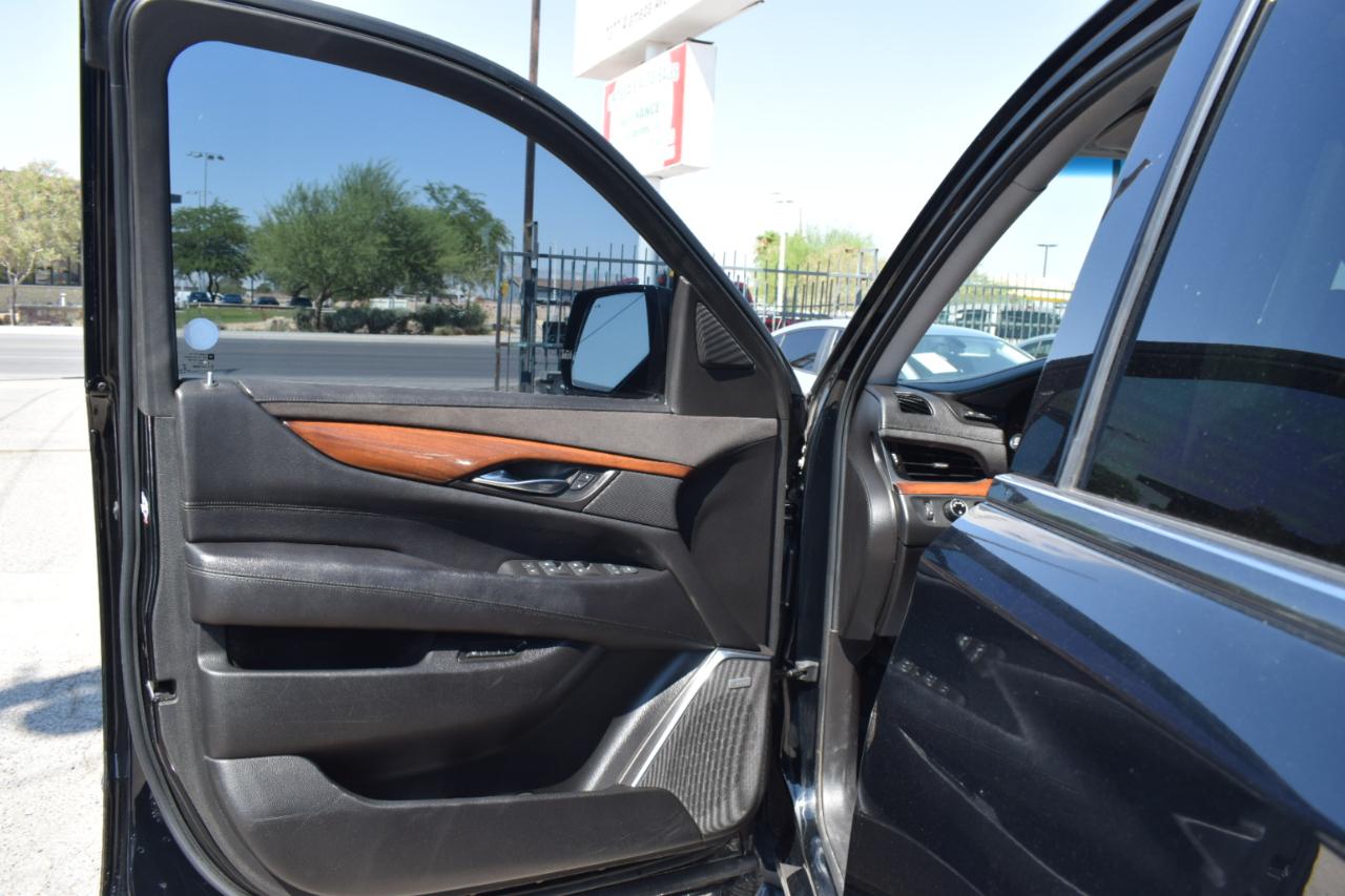 Cadillac Escalade Luxury 2WD 2015