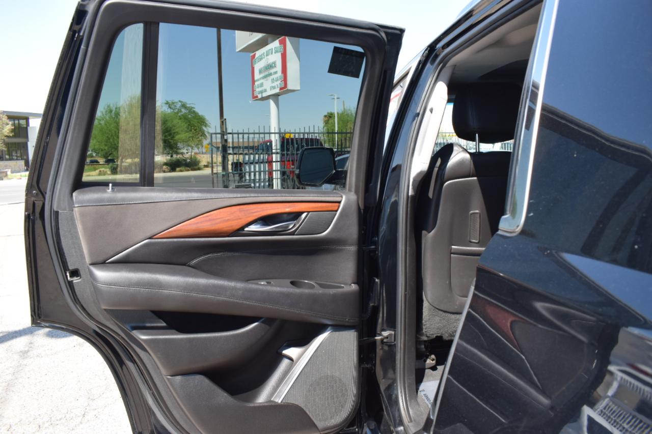 Cadillac Escalade Luxury 2WD 2015