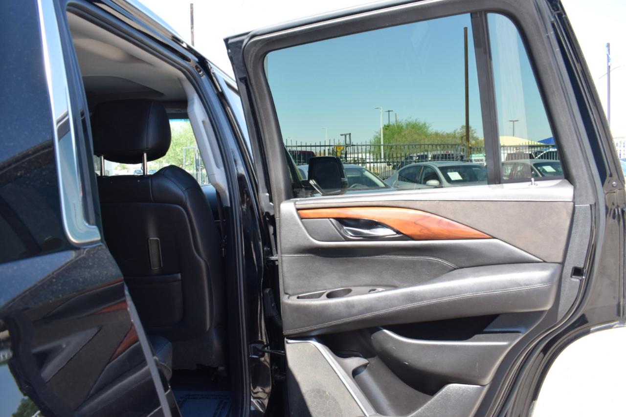 Cadillac Escalade Luxury 2WD 2015
