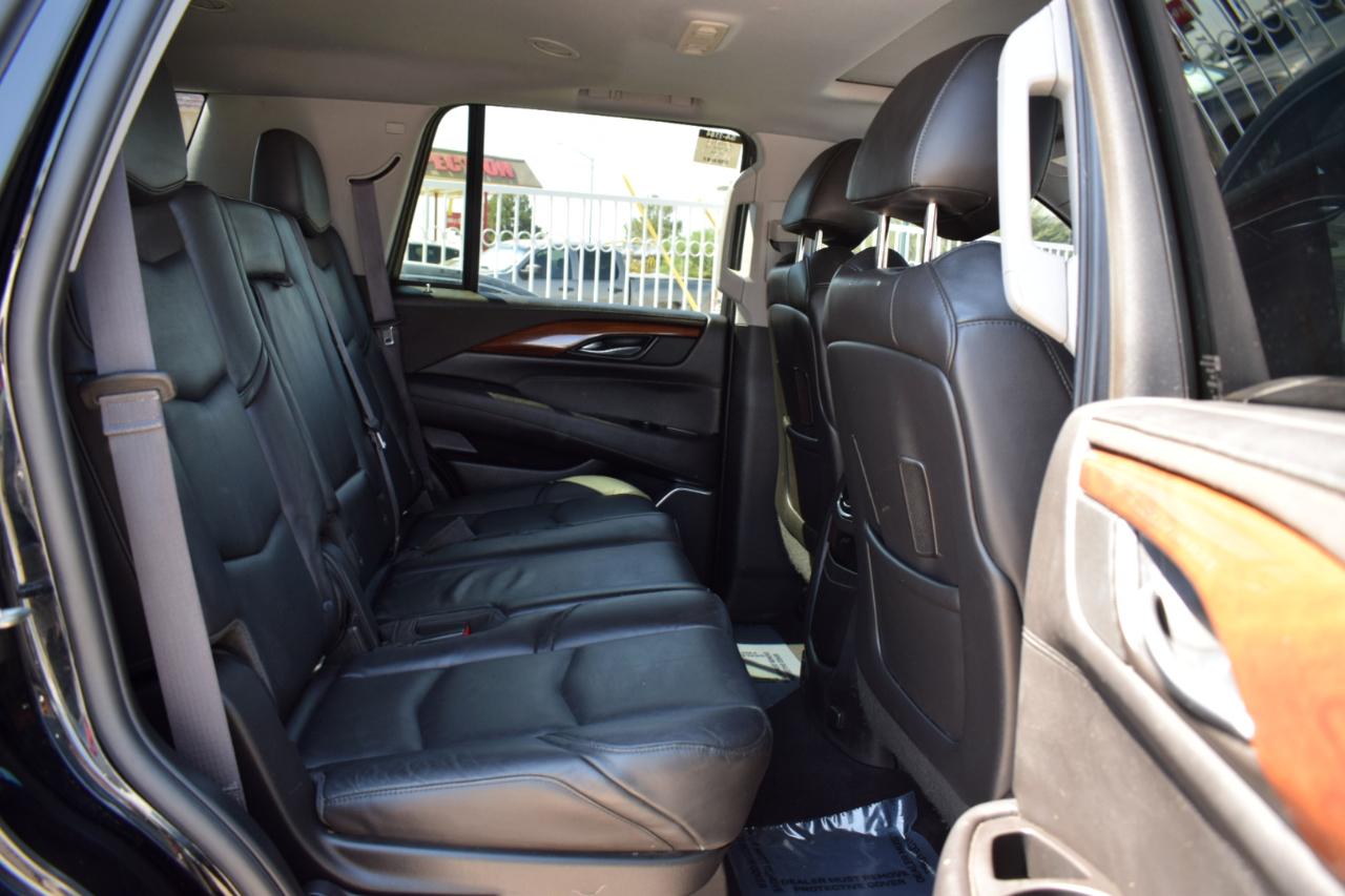 Cadillac Escalade Luxury 2WD 2015