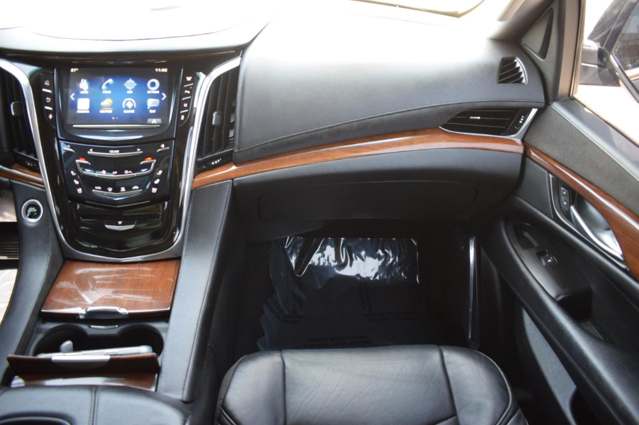 Cadillac Escalade Luxury 2WD 2015