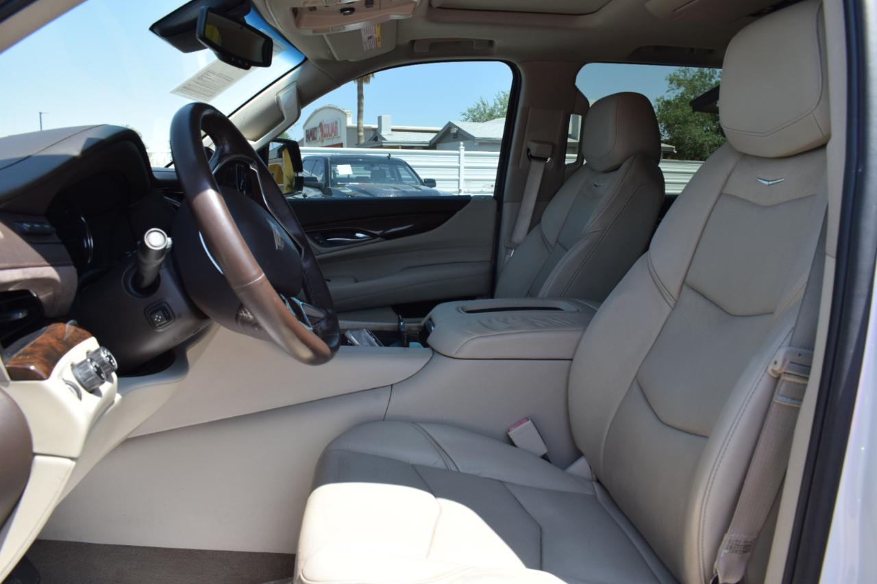 Cadillac Escalade Luxury 4WD 2016