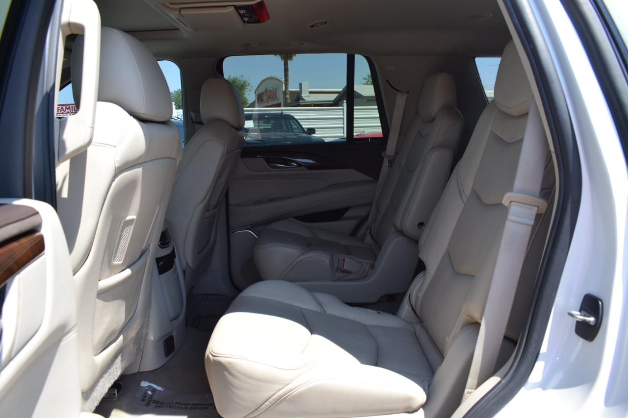Cadillac Escalade Luxury 4WD 2016