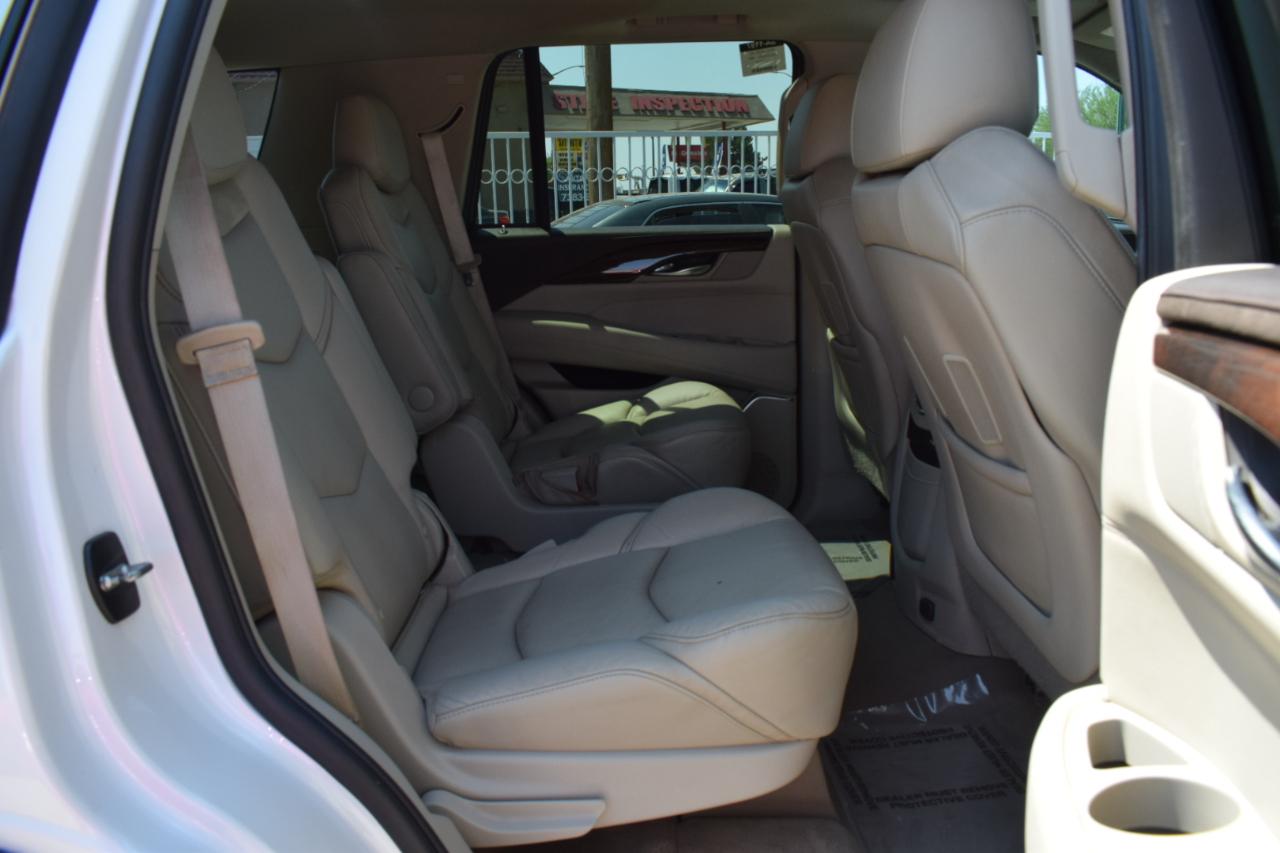 Cadillac Escalade Luxury 4WD 2016