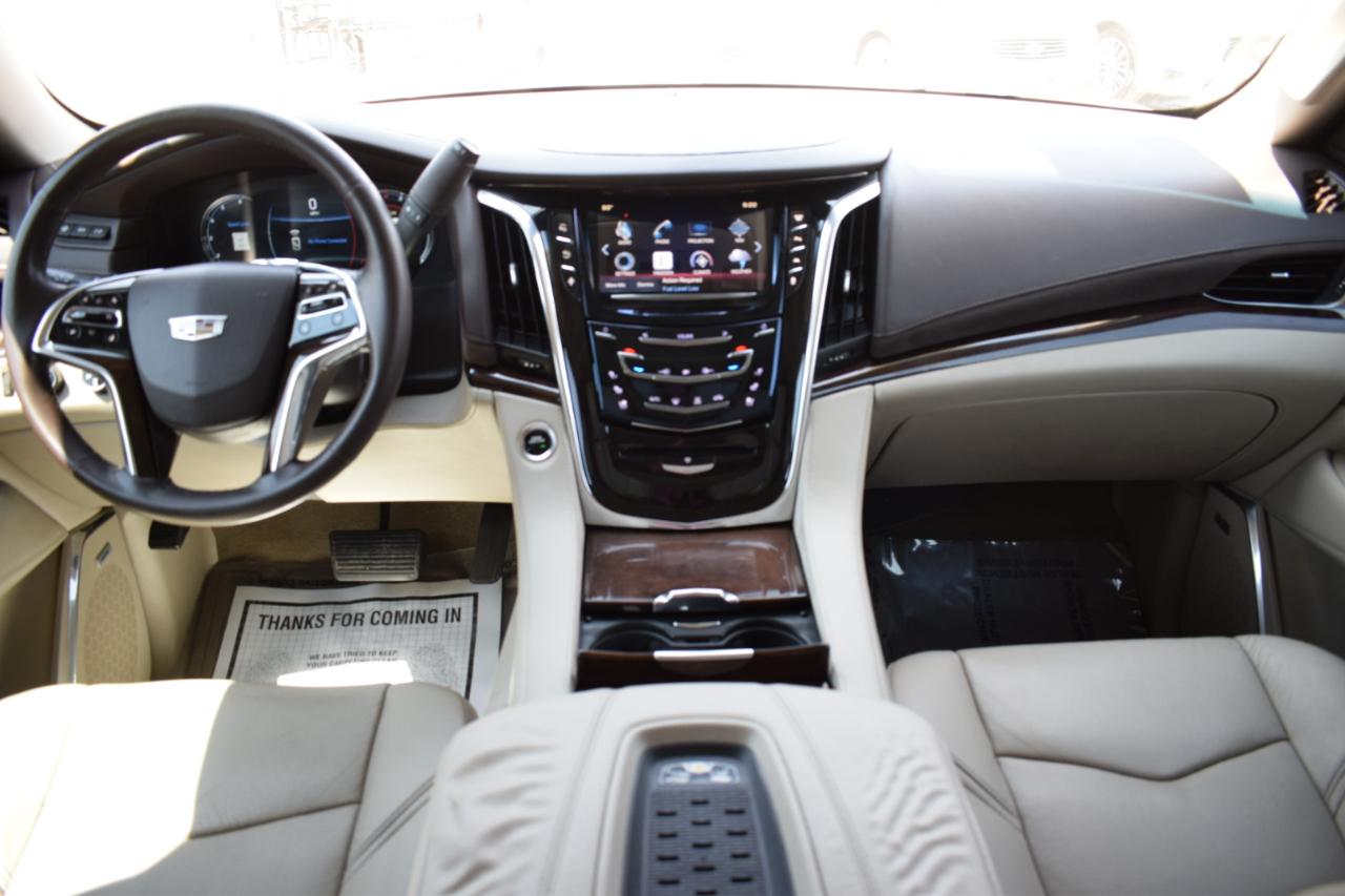 Cadillac Escalade Luxury 4WD 2016
