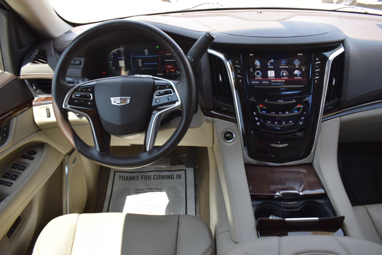 Cadillac Escalade Luxury 4WD 2016