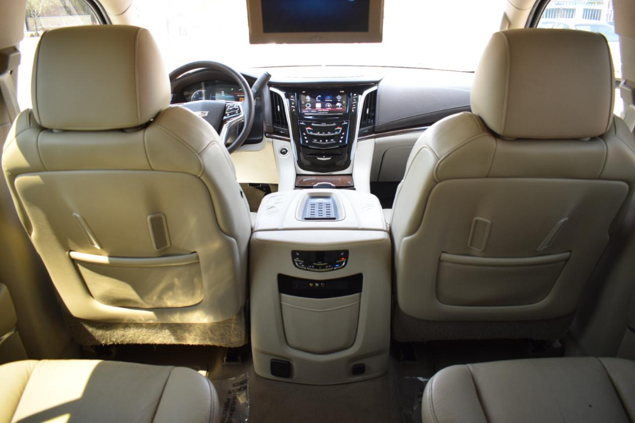 Cadillac Escalade Luxury 4WD 2016