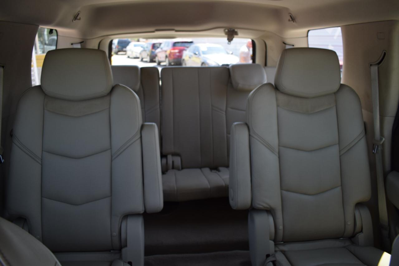 Cadillac Escalade Luxury 4WD 2016