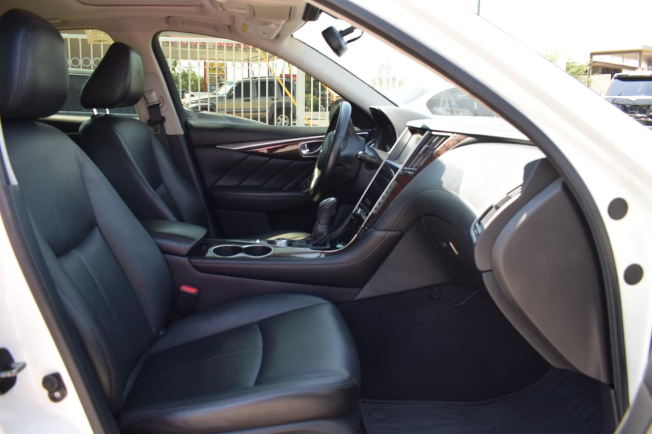 Infiniti Q50 3.0t LUXE AWD 2018