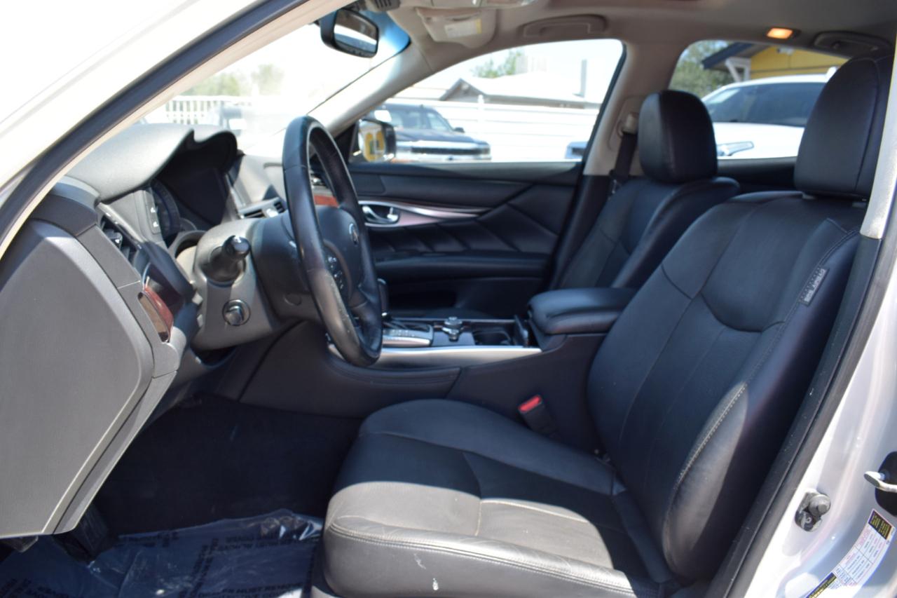 Infiniti Q70 3.7 2017