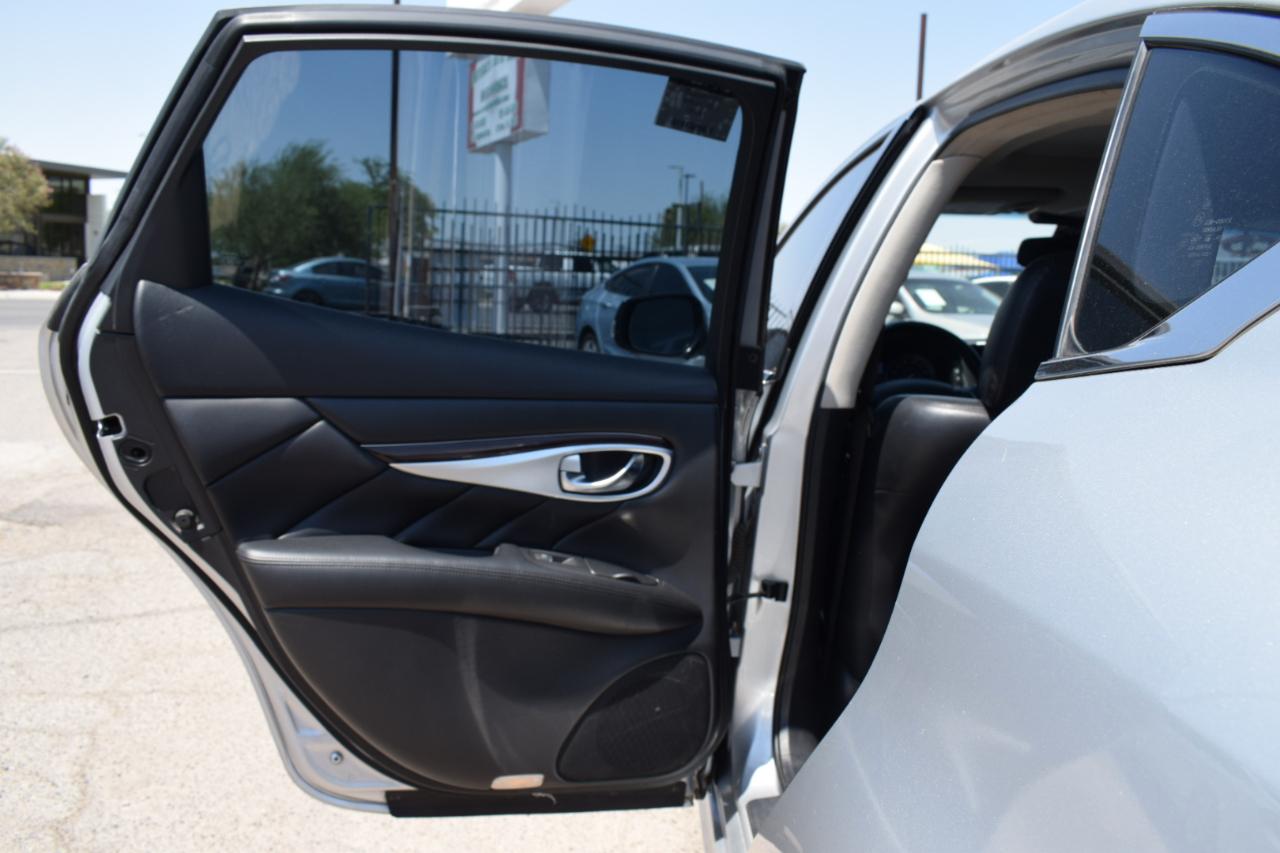 Infiniti Q70 3.7 2017