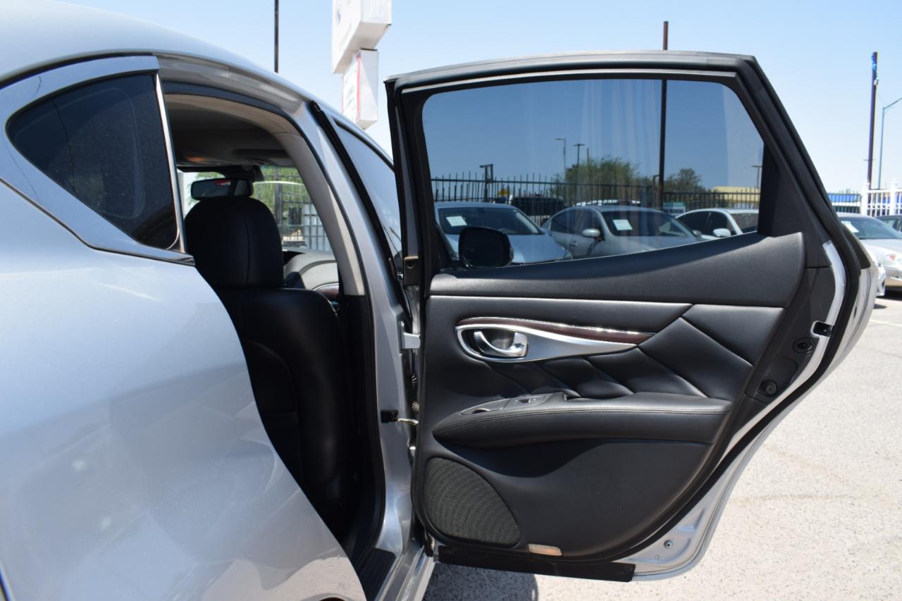 Infiniti Q70 3.7 2017