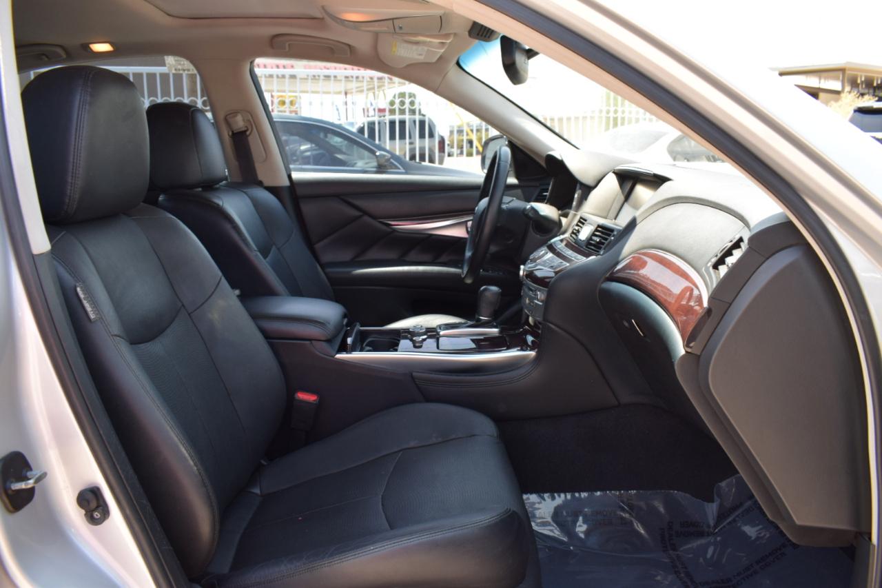 Infiniti Q70 3.7 2017