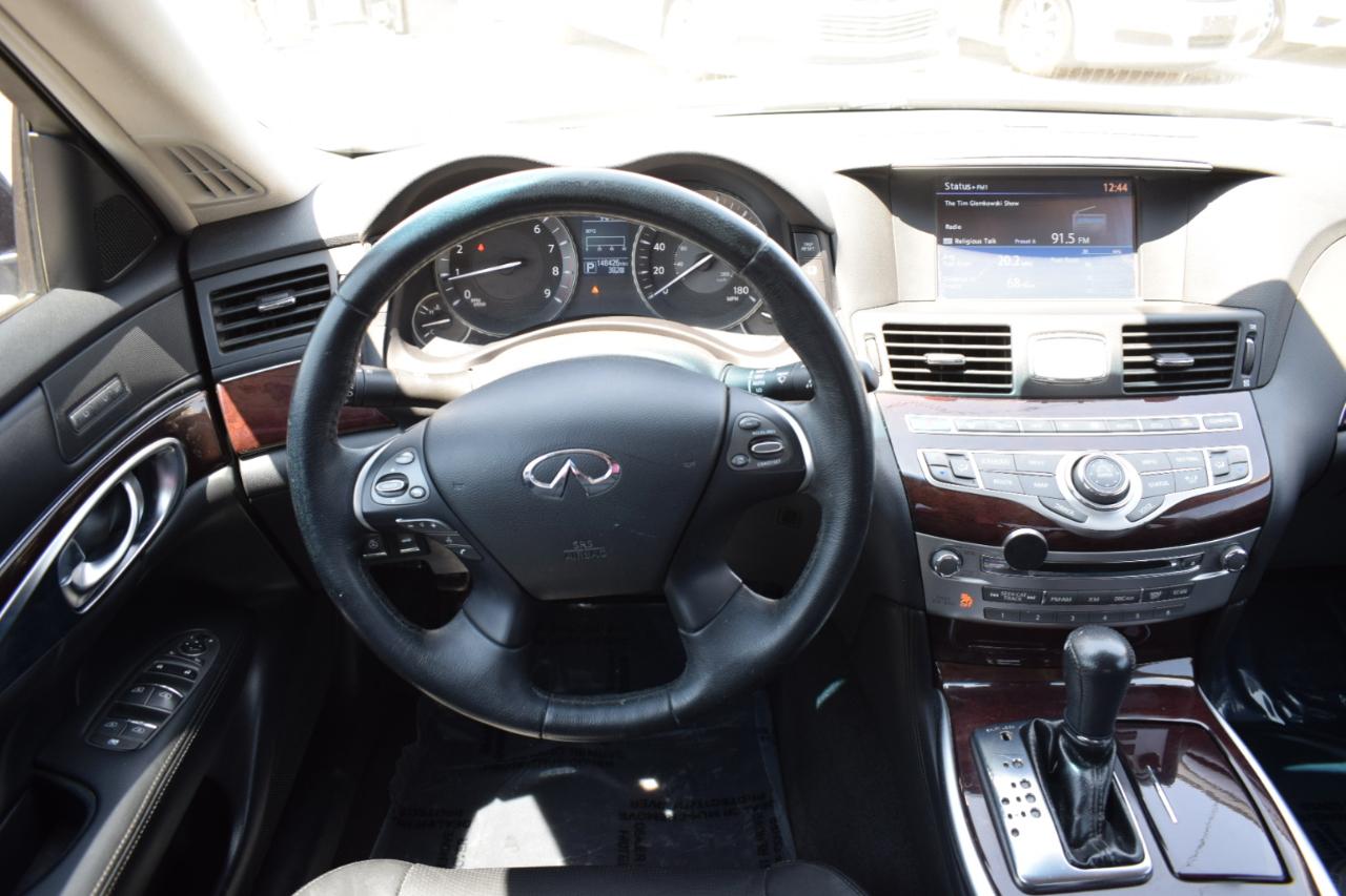 Infiniti Q70 3.7 2017