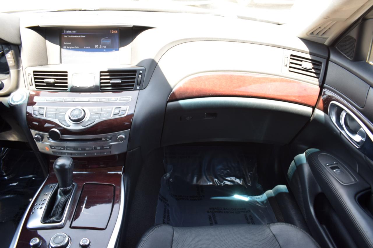 Infiniti Q70 3.7 2017